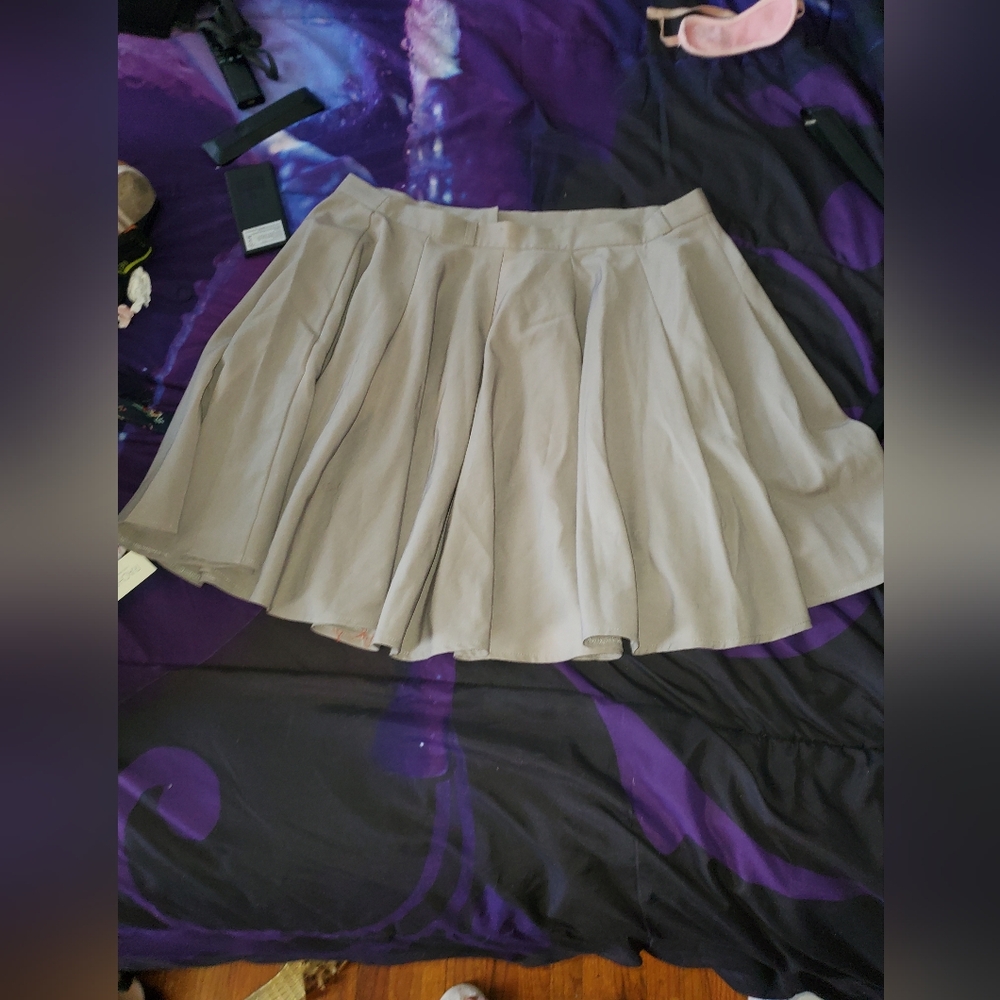Grey skirt